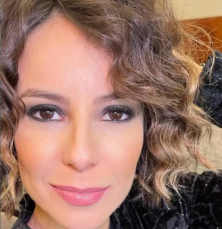 Close da maquiagem de Andreia Horta por Guetti Reis